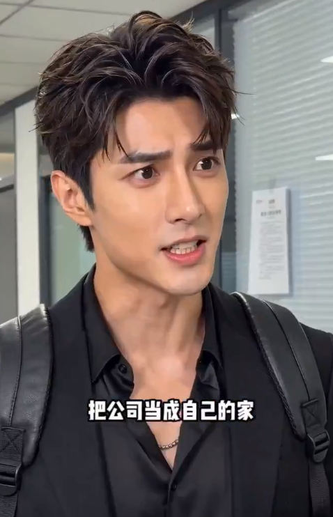 反转式喜剧，真实电影高清质感，抖音短视频爆款，2人出镜 人物